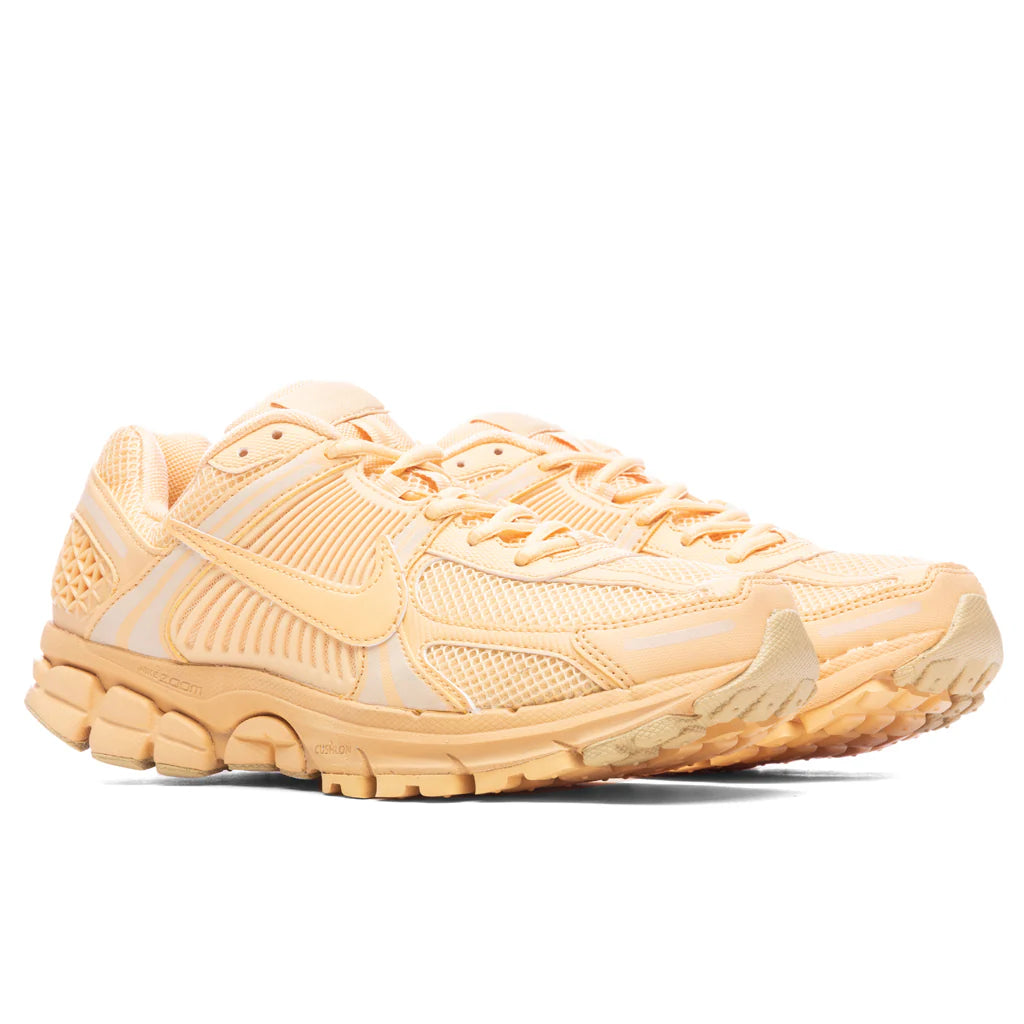 Zoom Vomero 5 Celestial Gold