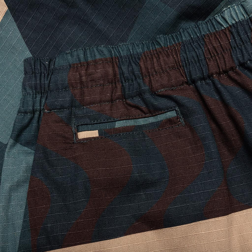Distorted Camo Shorts Green