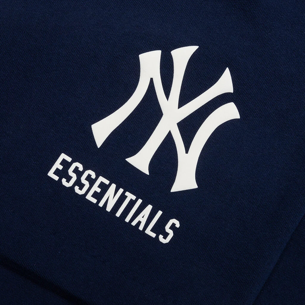 Fear of God Essentials x MLB Yankees Classic Sweatshort Midnight Navy