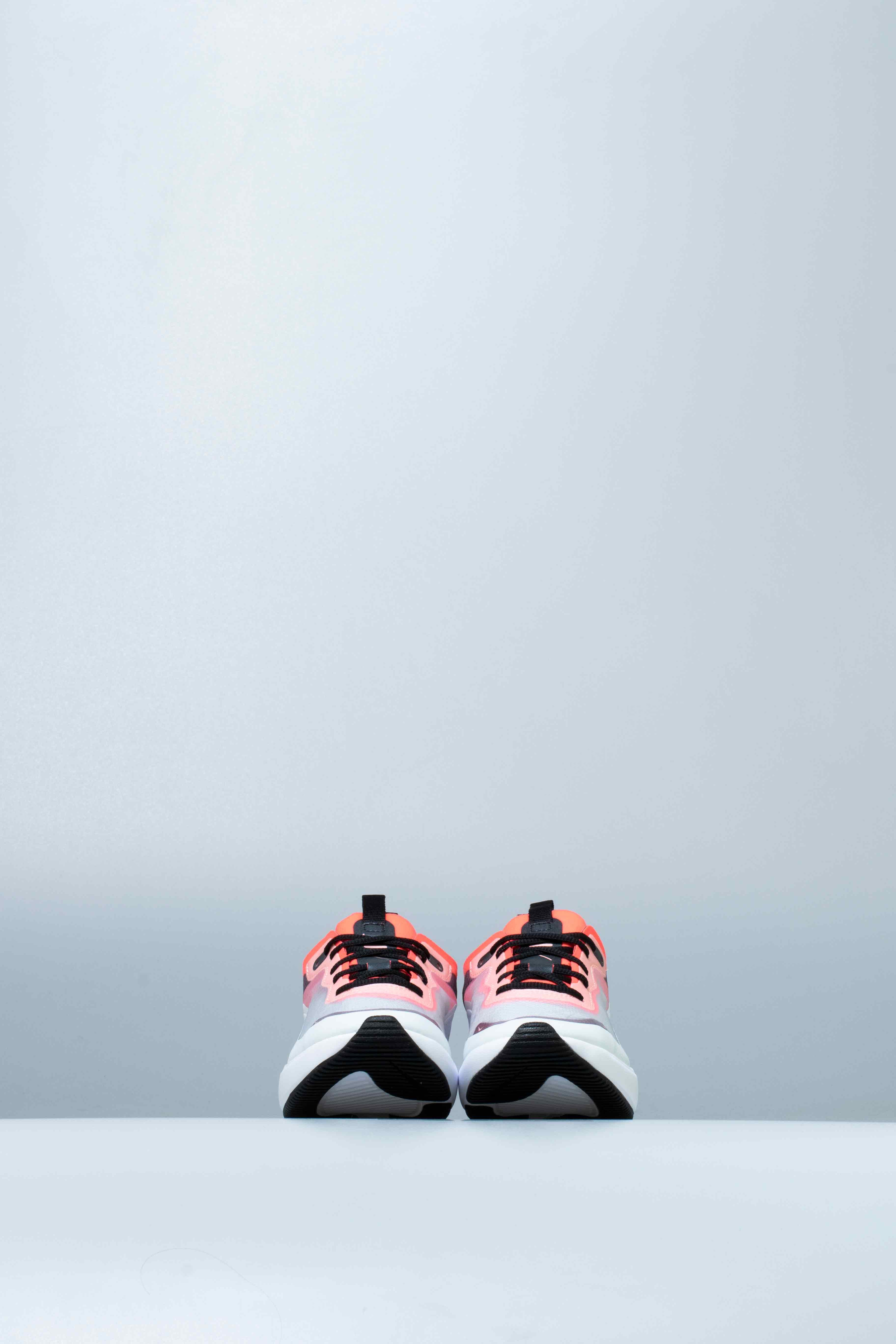 Air Max Dia SE QS Womens Shoe White Black Pink