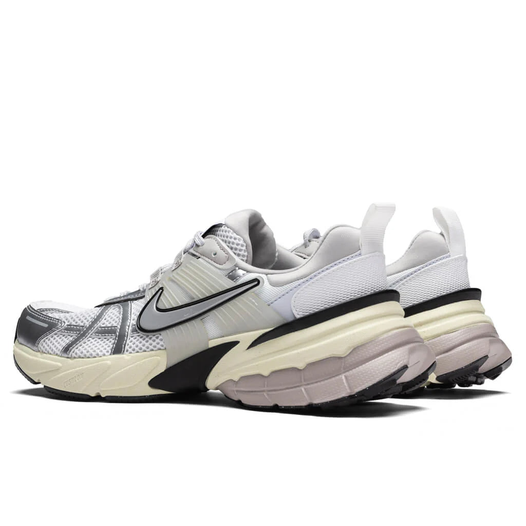 V2K Run Summit White Metallic Silver