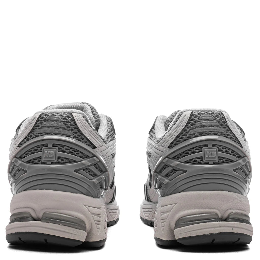 1906R Grey Matter Slate Grey Silver Metallic
