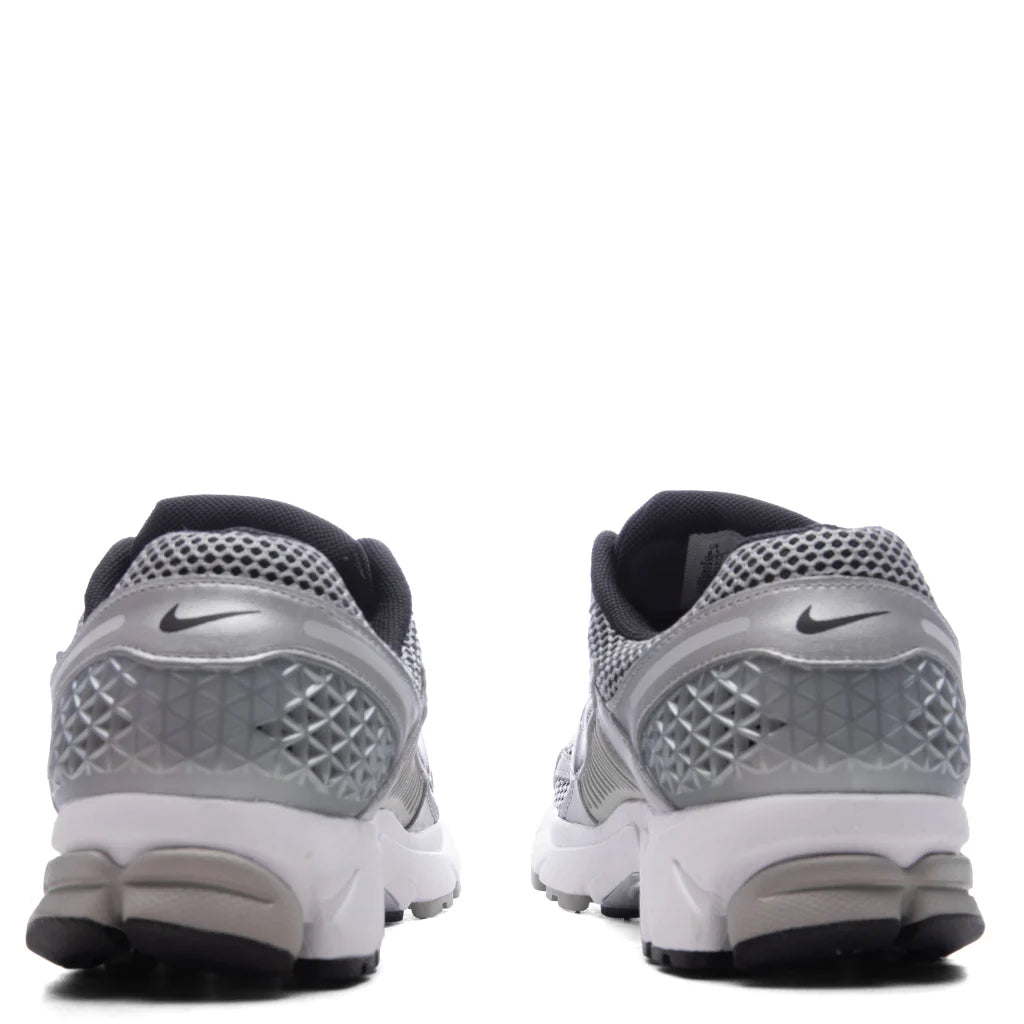 Zoom Vomero 5 Metallic Silver Black College Grey