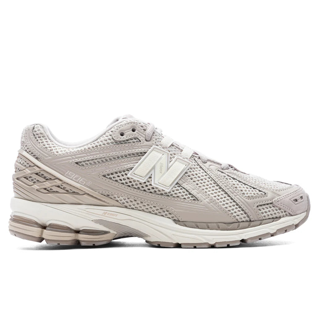 1906R Grey Day Moonrock Moonbeam Sea Salt