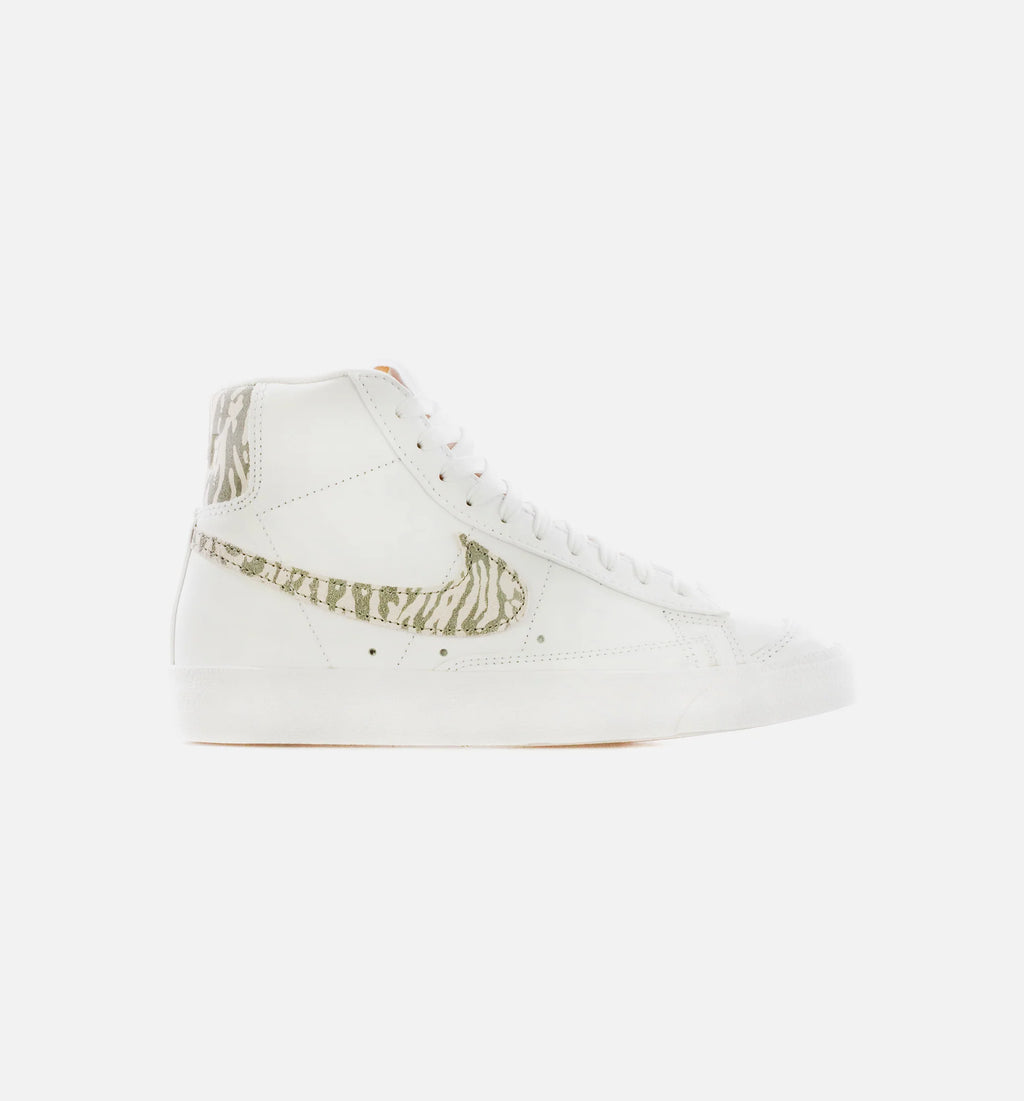 Blazer Mid 77 SE Womens Lifestyle Shoe White Particle Grey Black Summit White