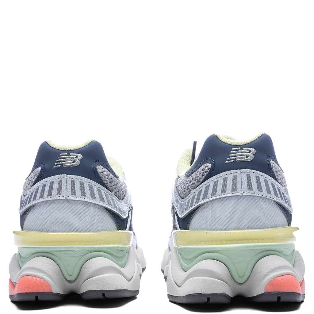 9060 Ice Blue Vintage Indigo Silver Metallic