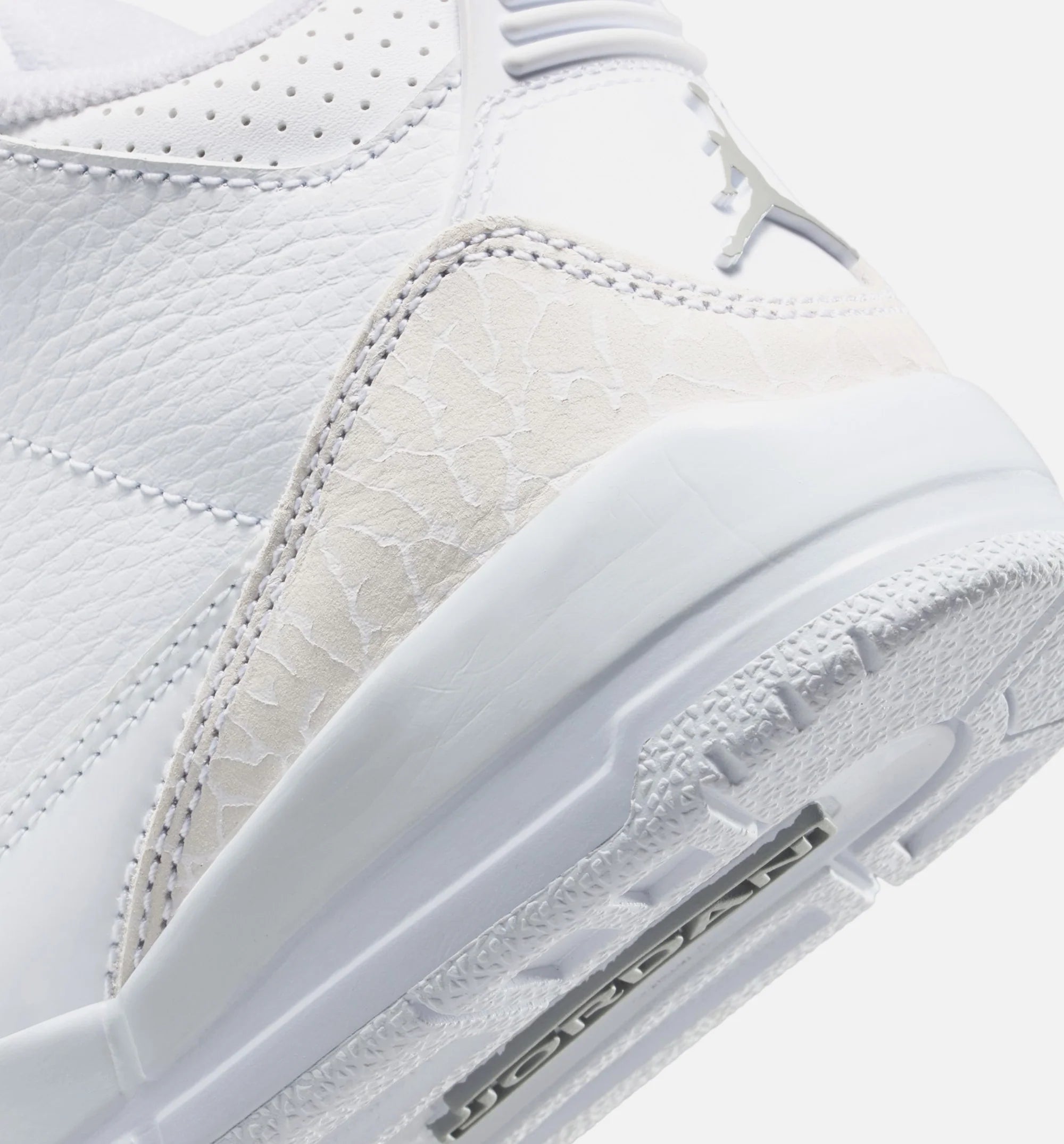 Air Jordan 3 Retro White and Silver Preschool Lifestyle Shoe White Metallic Silver Free Shipping