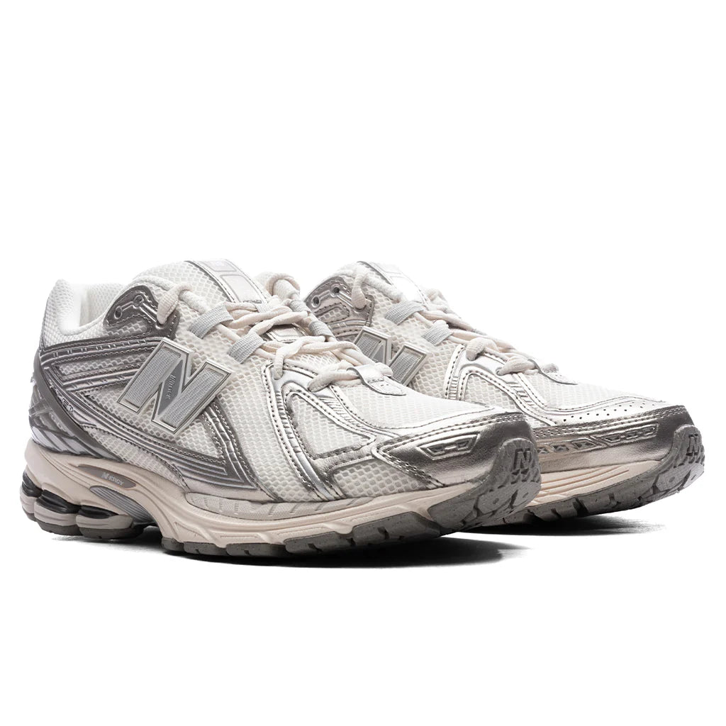 1906R Arid Stone Permafrost Silver Metallic