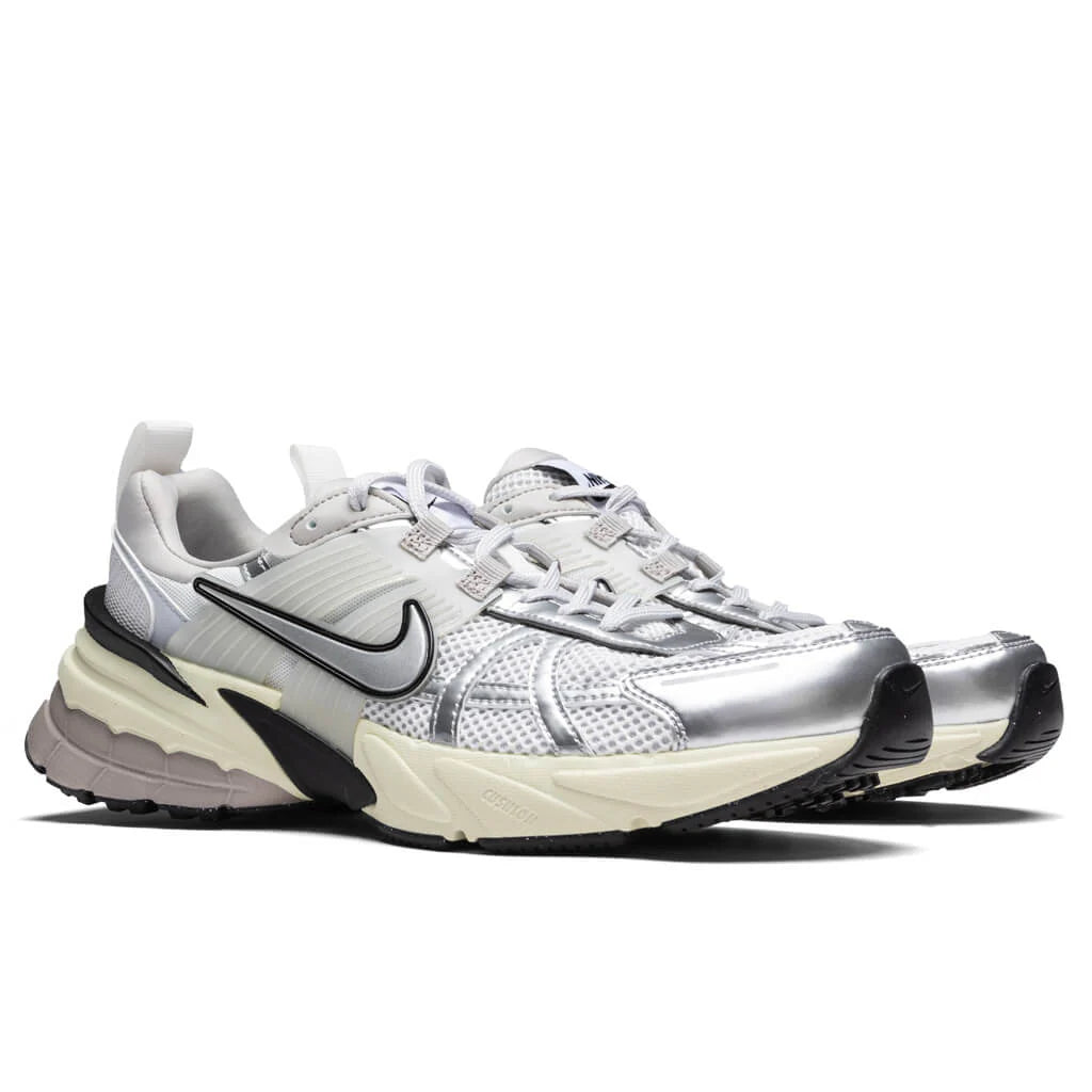 V2K Run Summit White Metallic Silver