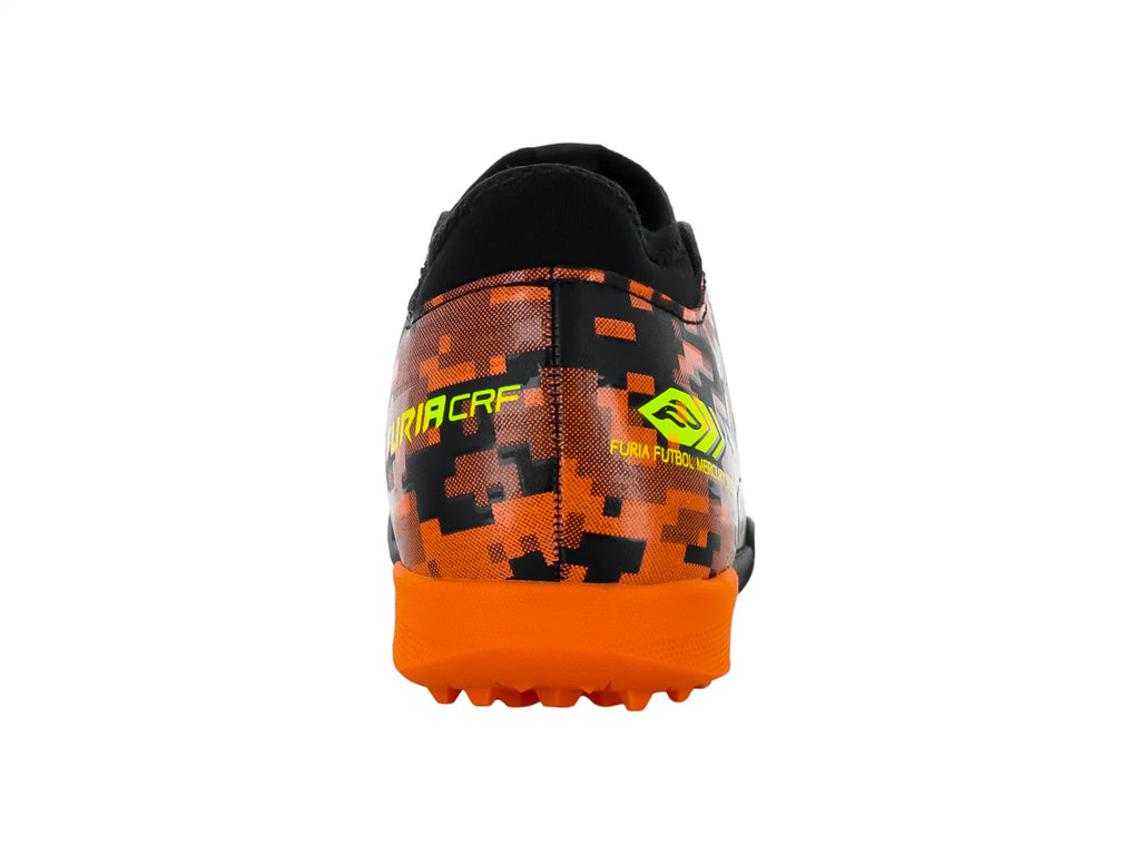 Tenis de Fútbol FURIA Negro Naranja para Niño