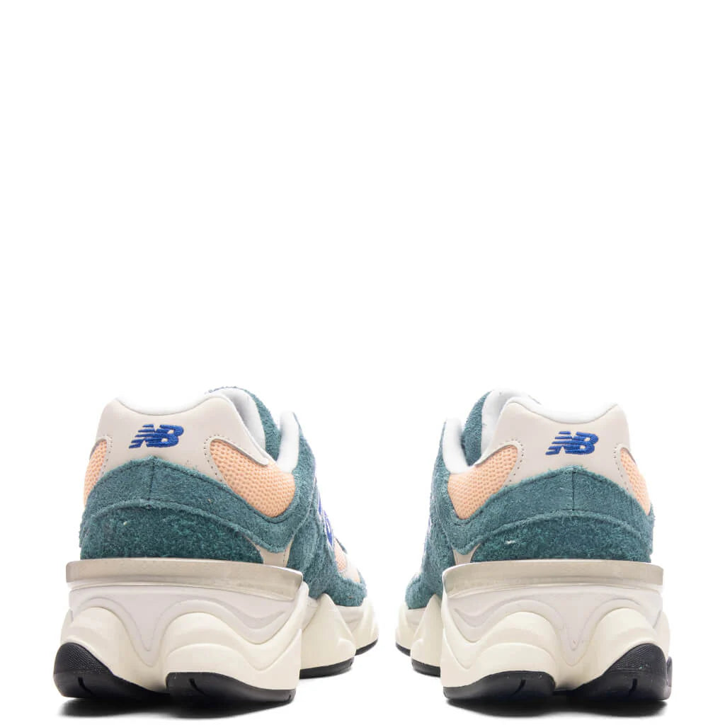 9060 GS New Spruce Peach Blossom Team Royal