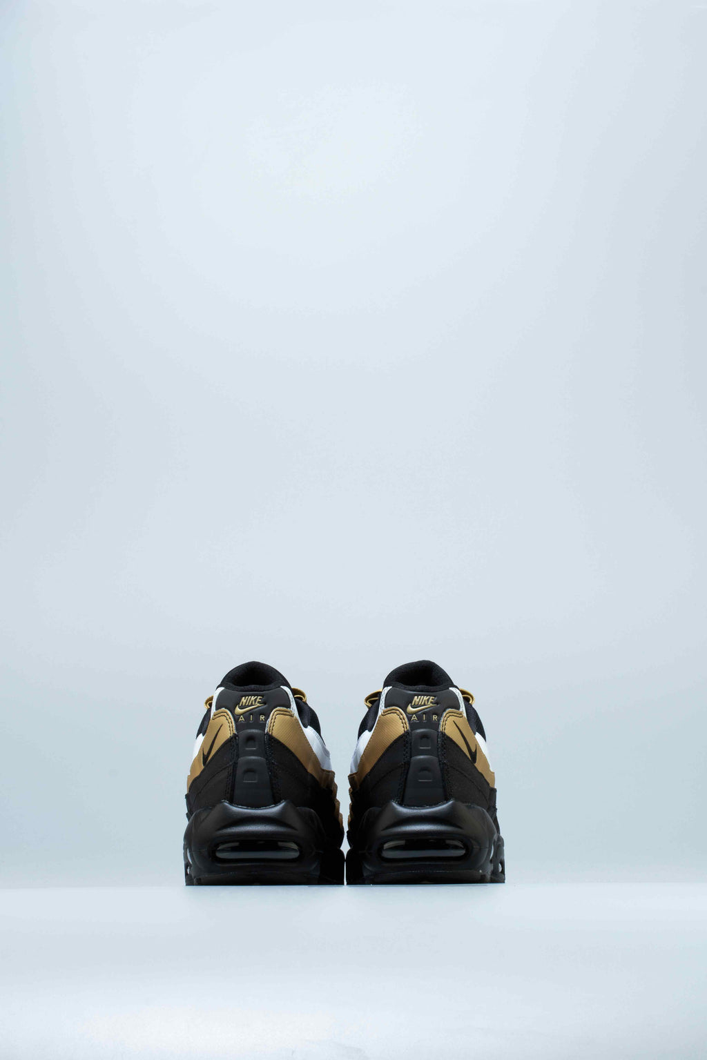 Air Max 95 Womens Shoe Black Gold White