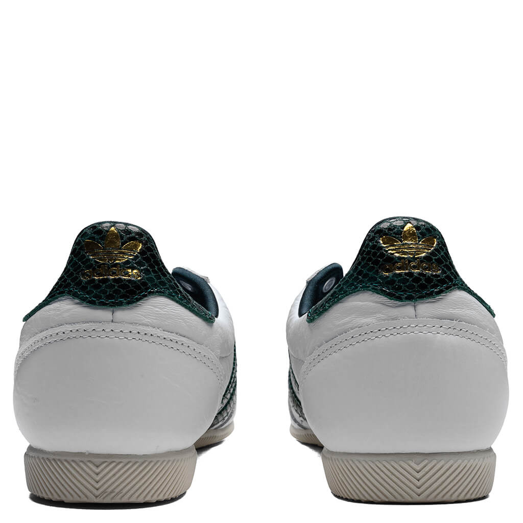 Womens Japan Cloud White Collegiate Green Aurora Ivy