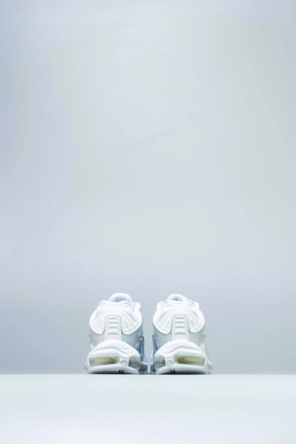 Air Max Deluxe Mens Shoes White Sail Pure Platinum