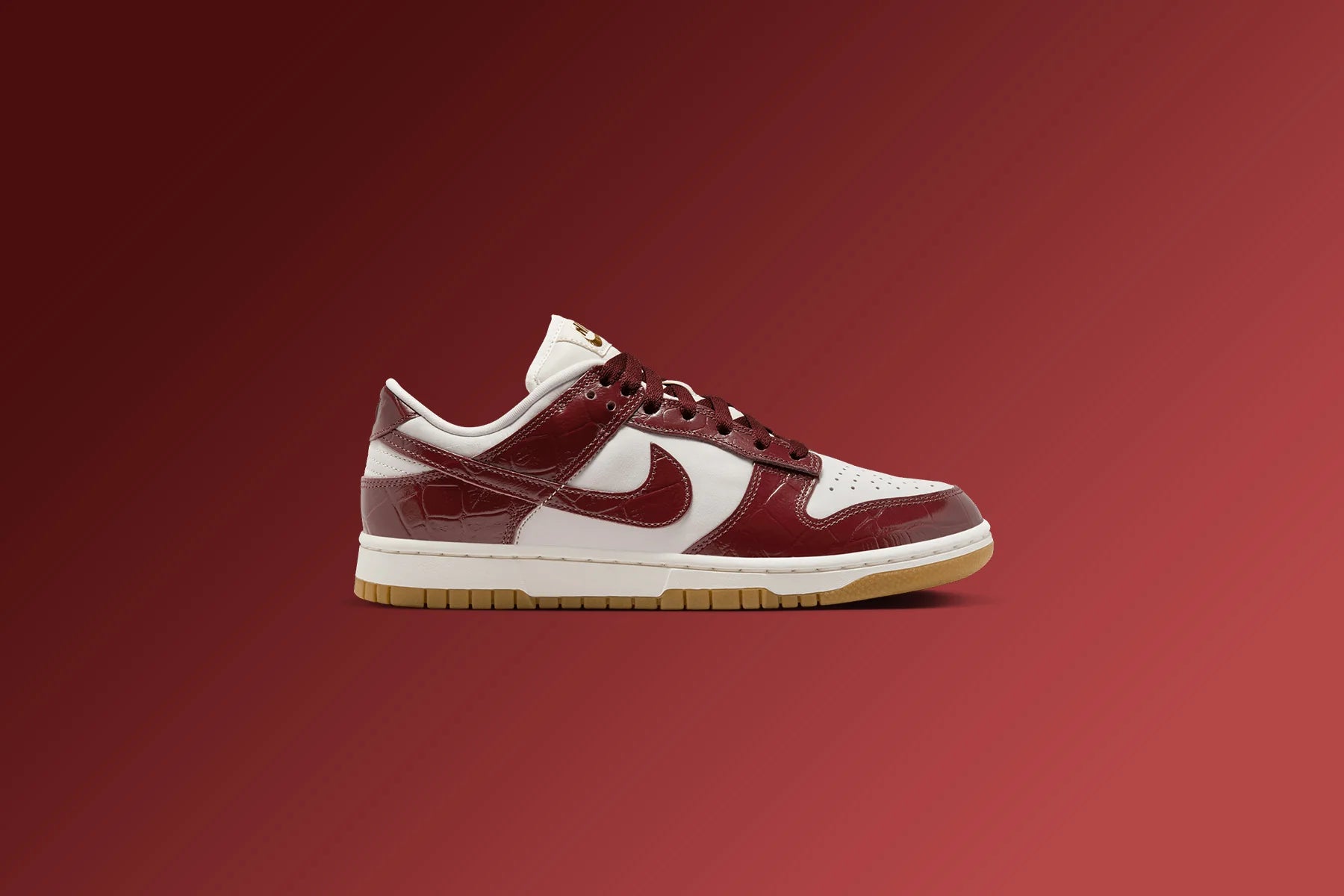 Womens Dunk Low LX Team Red Croc Phantom Dark Team Red Sail