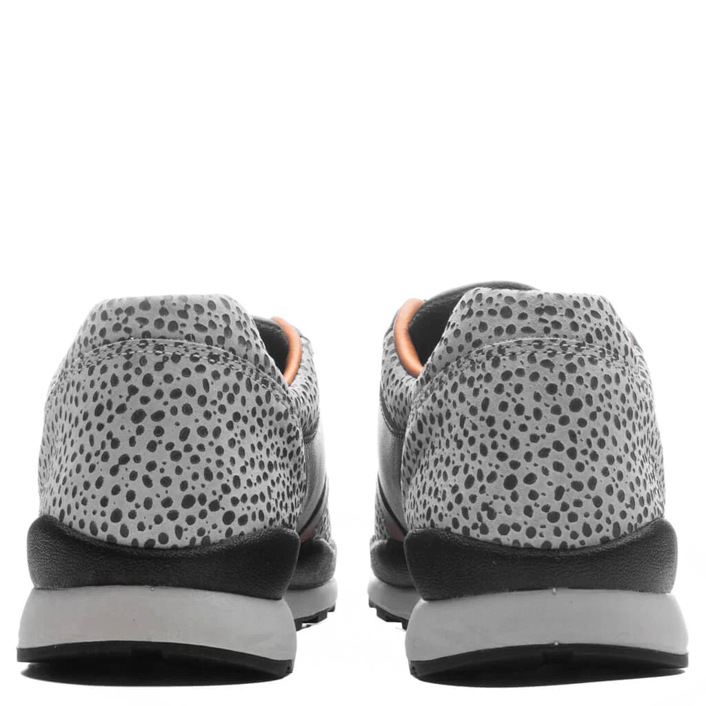 Air Safari Electric Black Monarch Light Iron Ore